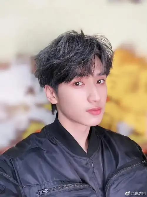 严浩翔未公开的拍立得##严浩翔一专拍立得照片