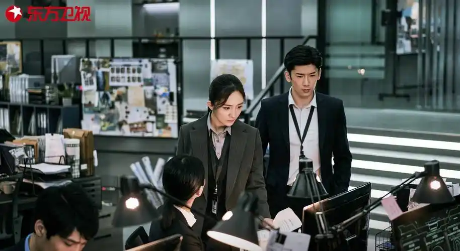 东方卫视《暴风眼》定档2月23日,杨幂张彬彬致敬国安战士