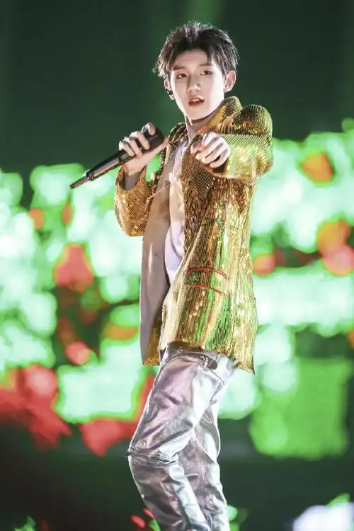 王源新专辑夏野了