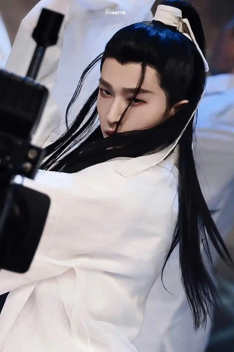 仙风傲骨,侠气古风少年 #刘宇古风舞台诠释书卷魅力#古风 # - 抖音