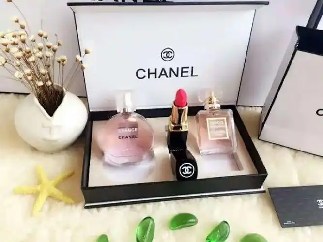 朋友圈怎么低调晒礼物 发朋友圈晒礼物的短语