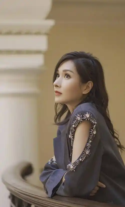 最美香港小姐,48岁依然美丽动人,身材犹如少女,网友:逆天颜值_杨恭如