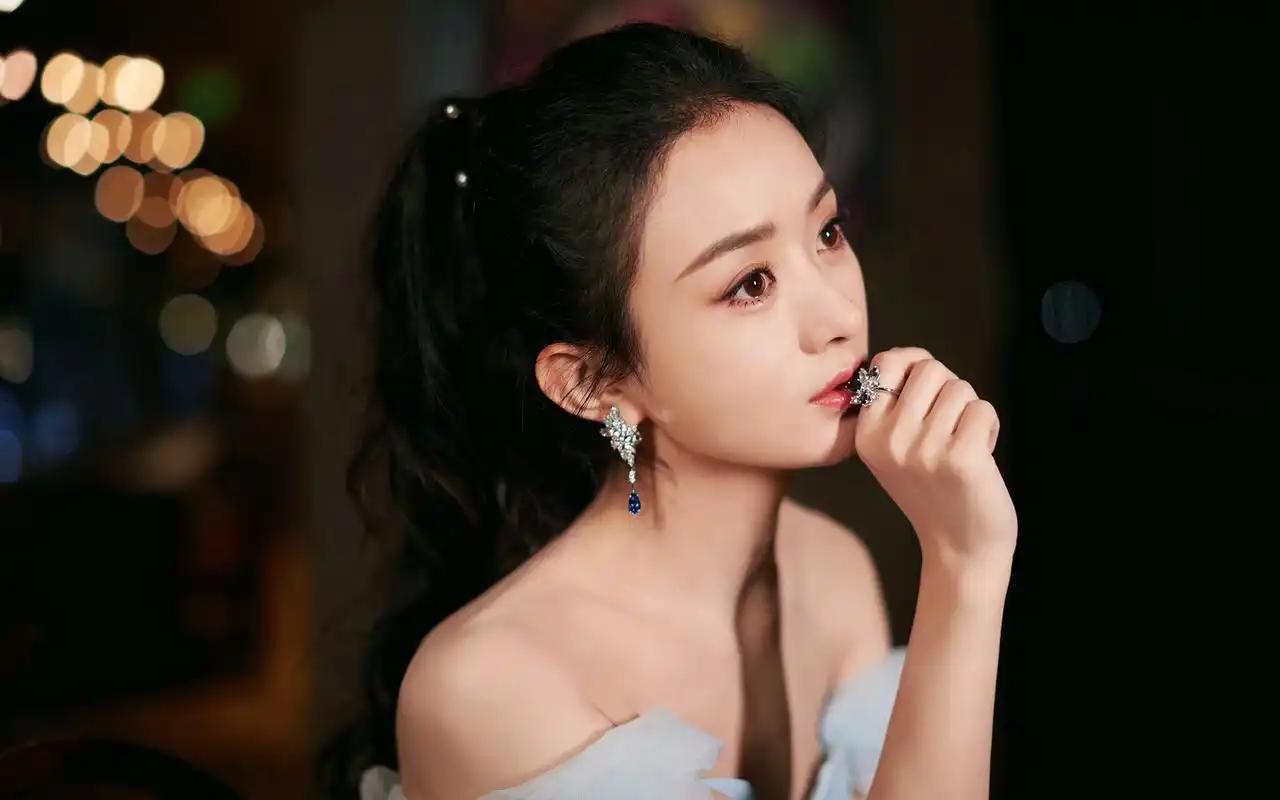 赵丽颖抹胸纱裙高清桌面壁纸