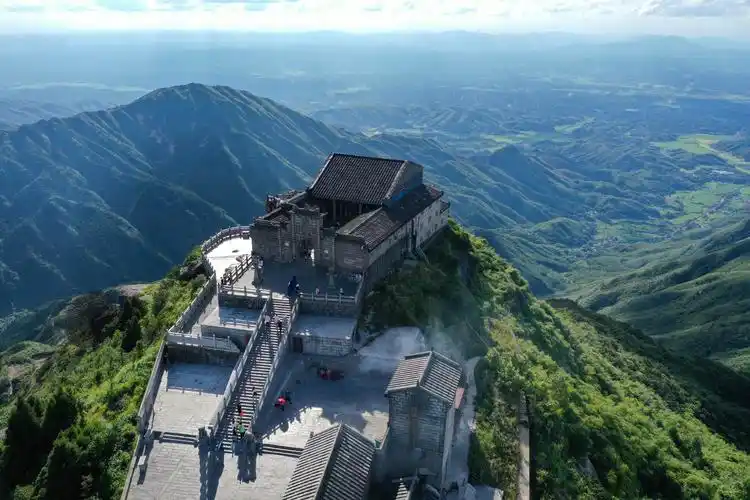 其它 衡山登高 写美篇空中观美景, 圣殿为最峰.
