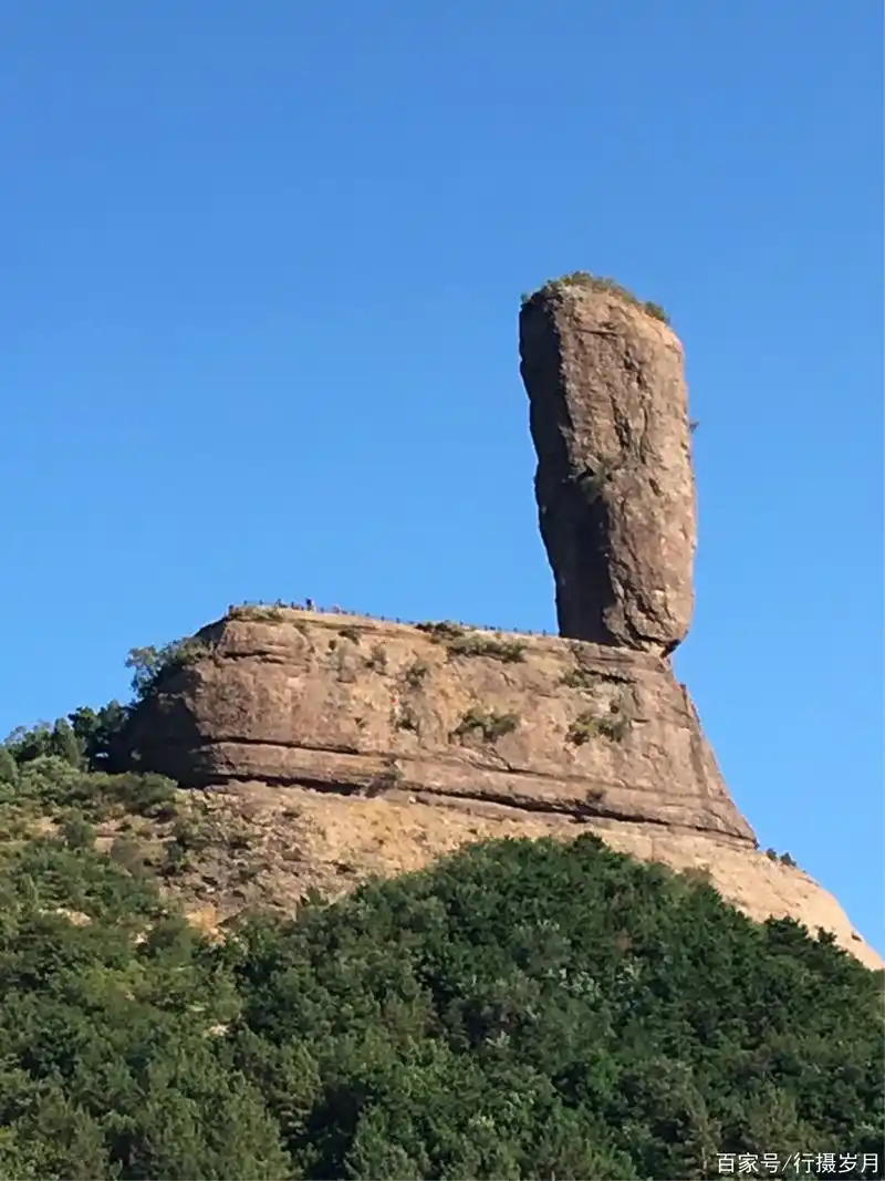 大自然的鬼斧神工,造就了外形奇特的山峰,被称为上帝的拇指