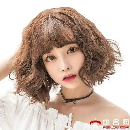 大饼脸适合什么发型,卷发
