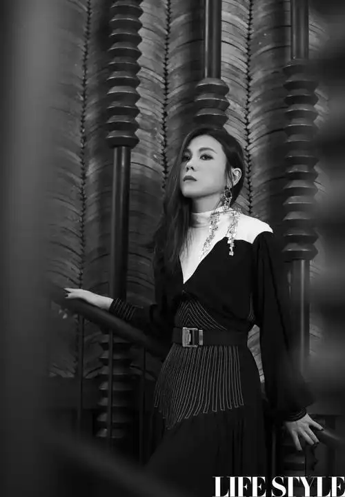 封面故事 | 蔡健雅:高跟鞋的奇妙,在于能瞬间把我带到更高的地方