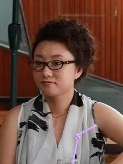 安娜(王晴饰演)