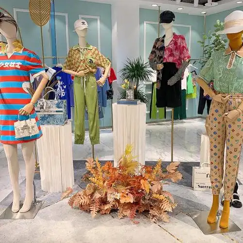 乌丫23夏新款品牌折扣女装批发 实体店 抖音直播间一手货源-阿里巴巴