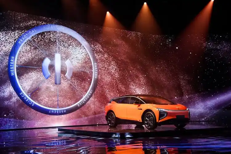 高合hiphi x"超前"赋能,华人运通稳了?