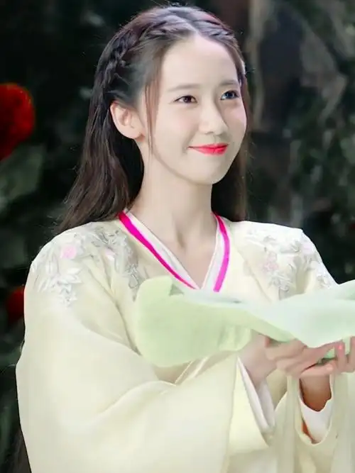 林允儿   #武神赵子龙  #神仙颜值   一眼惊艳,再看倾心的夏侯轻衣