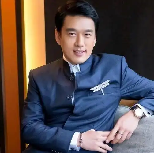 演员王耀庆:为了省房租娶了房东的女儿,成名后将妻子宠成"宝"