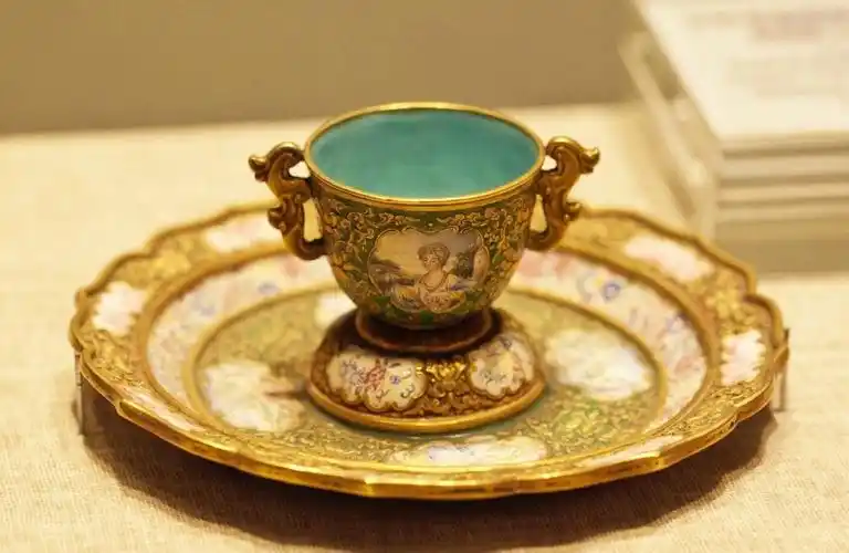 清代宫廷宴会名目繁多,规模最大的当为"三大节",即元旦,冬至,万寿筵宴