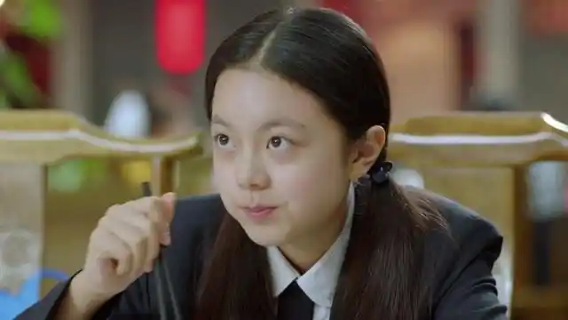 小别离:金爸问琴琴想留学吗,琴琴说家没钱啊,真懂事
