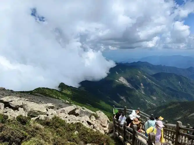 端午假期第二天,太白山景区人气爆棚_游客_海拔_景点