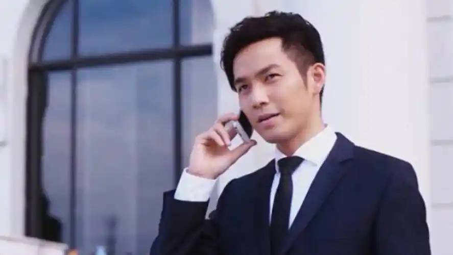 "天涯四美"钟汉良,瞒了10年的老婆,是我们熟悉的她_时候_谢易桦_深情