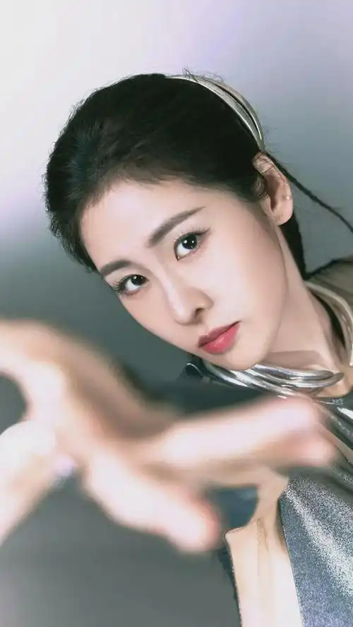 有种"谋算"叫张碧晨和华晨宇!孩子已经4岁,才明白这盘大棋!