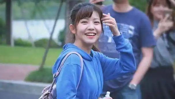 《创造101》赖美云颜值那么高,腿却是大写加粗?_舞台_节目_身材