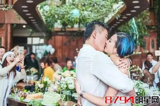 演员江珊结过几次婚现任老公张博资料照片 演员江珊和老公女儿图