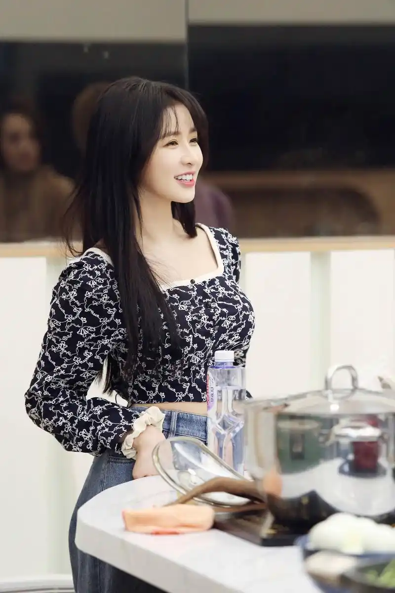 综艺节目《怦然再心动》开播 聚焦熟龄女性婚姻情感痛点