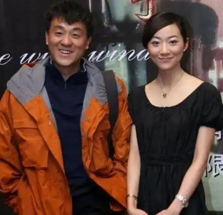 【图】揭秘何冰老婆叫李海洋吗? 两人恩爱生活羡煞旁人