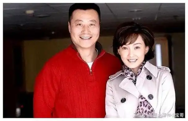 演员任程伟:裸婚居住"老鼠房"7年,与老婆相爱28年零绯闻