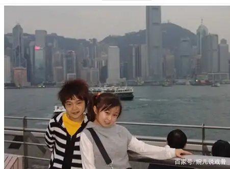 身高仅1米28的秦学士,25岁娶1米24的朱洁,婚后将袖珍妻子宠成宝