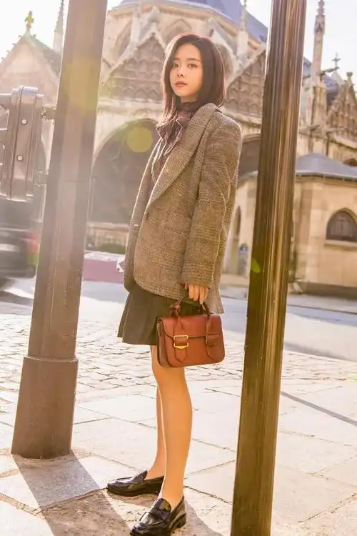 谭松韵真实身高150? - 铺子百科