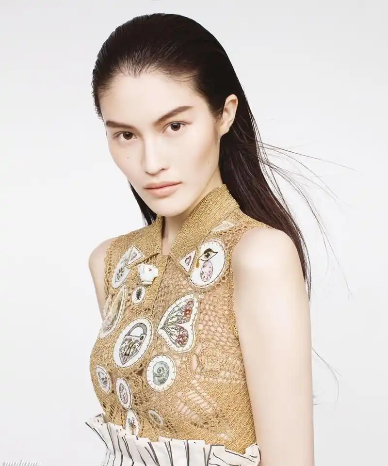 精美图集|何穗,气质优雅的超模