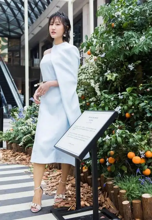 陈粒大变样了一身蘑菇裙超有女人味终于相信她是90后