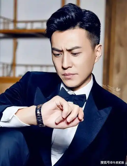 6位自带"总裁"气质的男星,分寸感拿捏到位,稳重贵气不油腻_张晨光