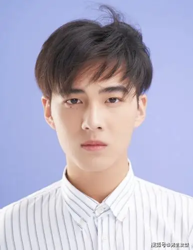 第2款:空气感刘海发型