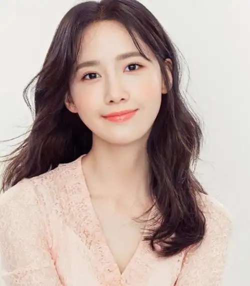 就连皮肤都是晶莹透亮,个个都拥有"水光肌",皮肤不好长的再漂亮颜值也