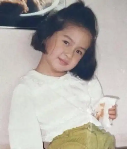 四国混血校花莫文蔚四国混血大眼睛超可爱