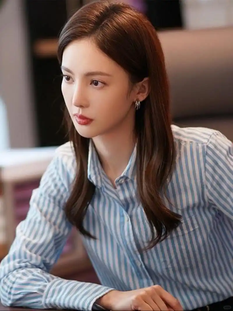 以前,我对金晨的印象真的只停留在"这个演员好瘦啊"上面.