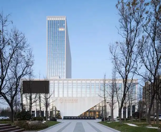 淄博东岳大厦/解锁淄博桓台封面地标02△淄博华润万象汇夜景作为淄博