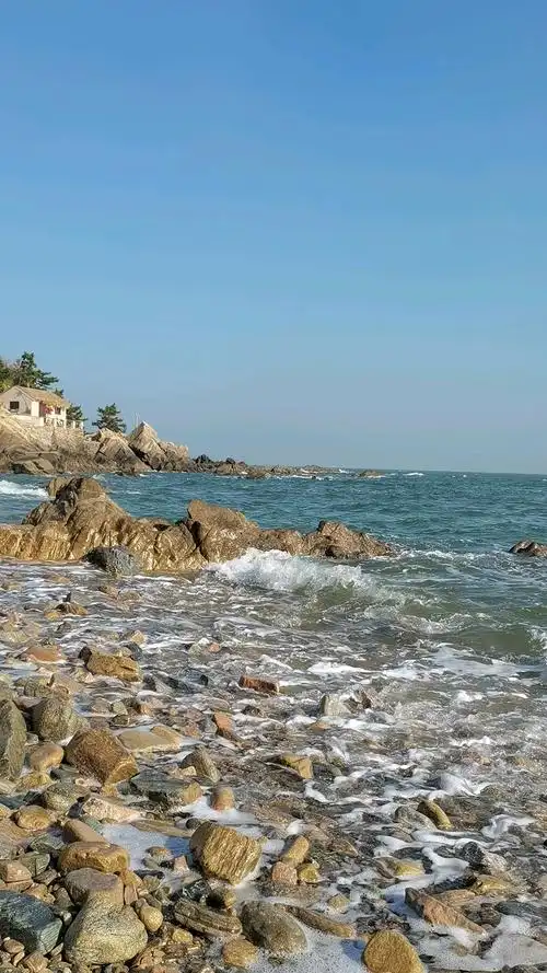 崂山绿石美美的仰口海水浴场