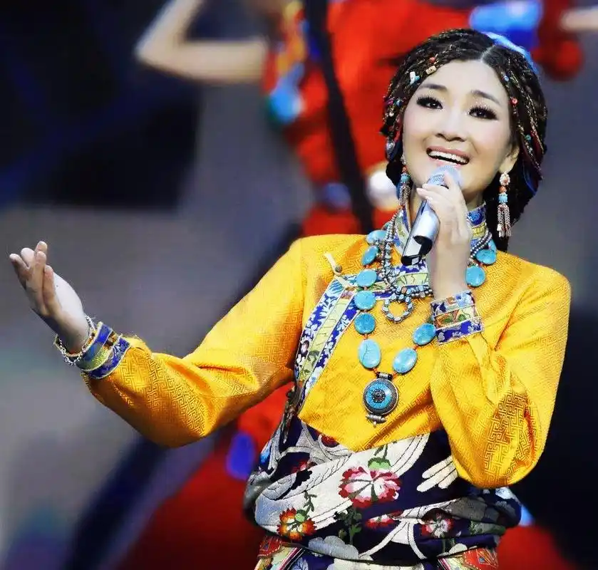 "最美女中音"降央卓玛跌落神坛,刀郎为何不原谅她