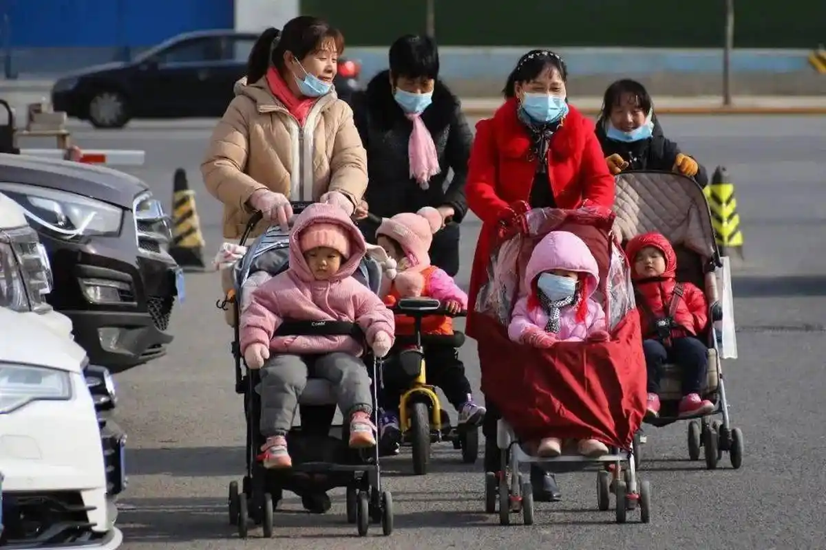 不少报道都指出,韩国的生育率已经连续多年排名全球倒数,新生儿数量也