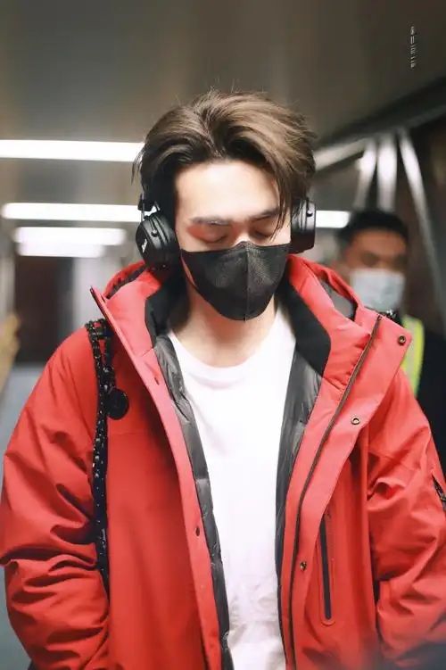 曾舜晞龙年央视春晚联排##曾舜晞说年终总结要有作品