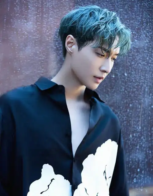 张艺兴图源微博图源dybbblna