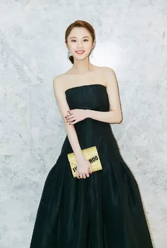 张慧雯抹胸礼服性感写真图片