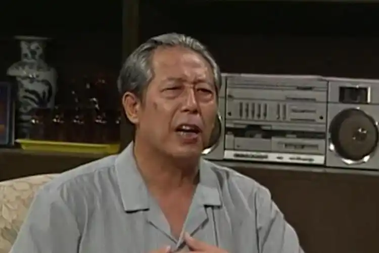 文兴宇:一生嗜烟如命 文兴宇,一位演员,一位导演,一位丈夫,一位父亲