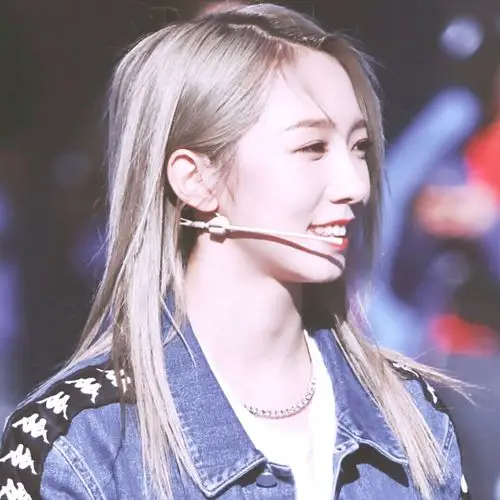 孟美岐头像/by沈灿阳