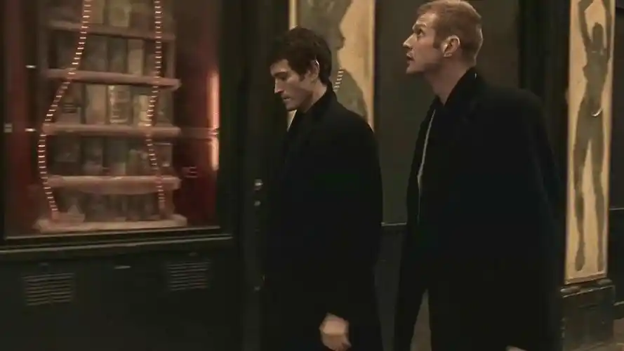 p>《两杆大烟枪》是由 a href="#">盖伊·里奇 /a>自编自导, a href=