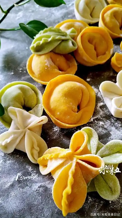 这一桌花朵饺子惊艳了餐桌,朋友称太漂亮,下不了口