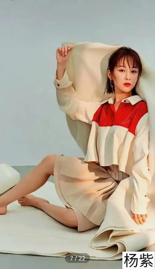 20位光脚丫的明星照,看看哪一个最美_网易订阅