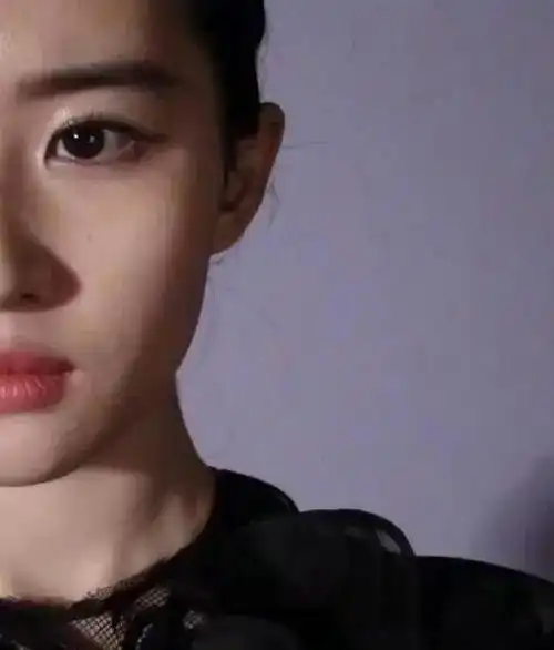 刘亦菲这就是35真实的皮肤状态吧676767