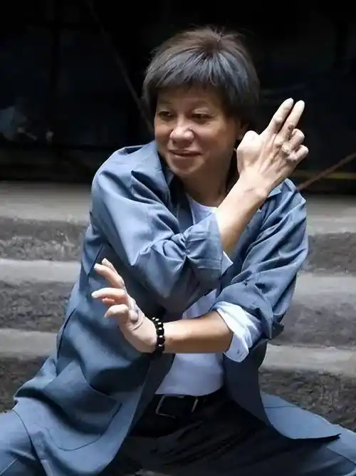 梁小龙多大岁数了(75岁港星梁小龙晚年现状)-心语百科