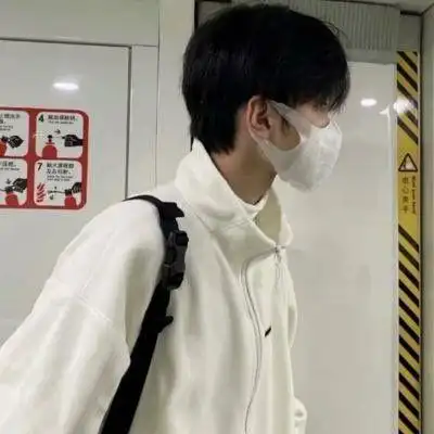 很有范气质高冷的魅力男生头像